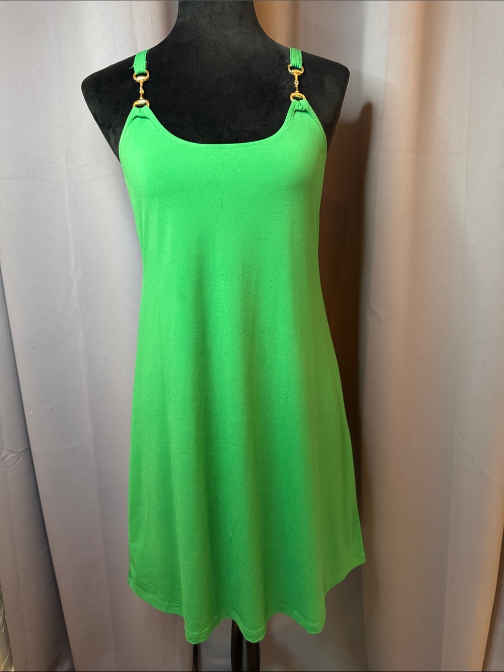 Stunning green dress with gold accents. Fully lined. Perfect for summer!